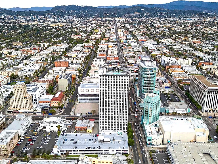 3810 Wilshire Blvd #1405 — Photo 30