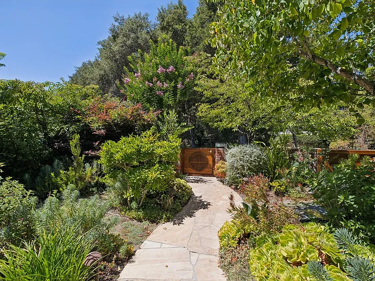 970 Palo Alto Ave — Photo 93