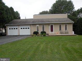 74 Old Stone House Rd S, Carlisle, PA 17015