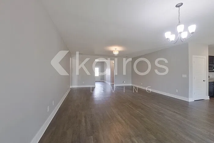 3 bed, 2.0 bath, 1801 sqft, $1,545 — Photo 4