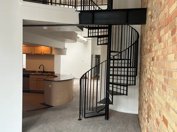 210 S Washington Sq #B, Lansing, MI 48933