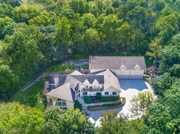 925 N River Rd, Algonquin, IL 60102