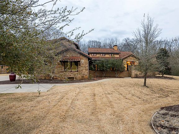 2nd image of 1304 Hermitage Ct