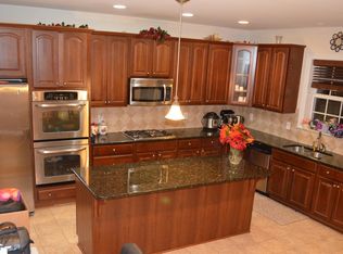 8012 Wade Green Pl, Cary, NC 27519