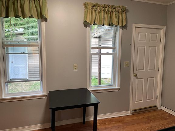 4th image of 47 Wheatfield St #4