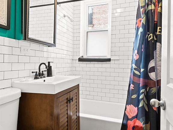 5th image of 66 Romaine Ave APT 8