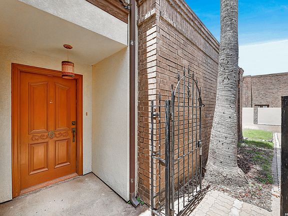 4th image of 715 BRAZOS ST #6