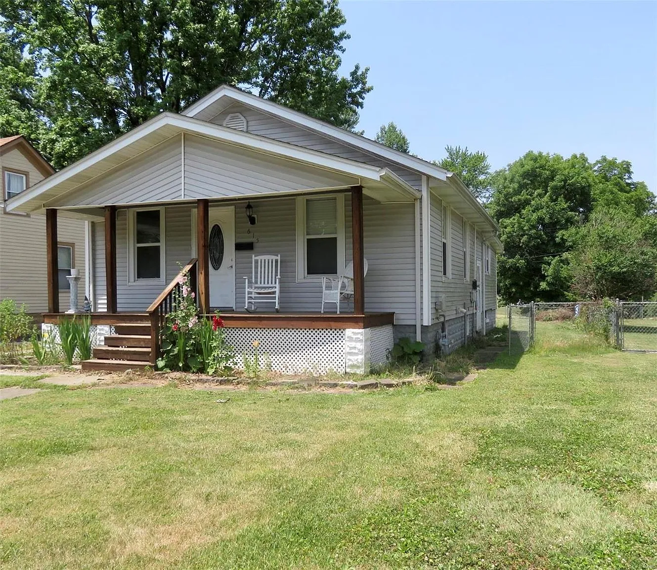 615 Home Ave photo 1