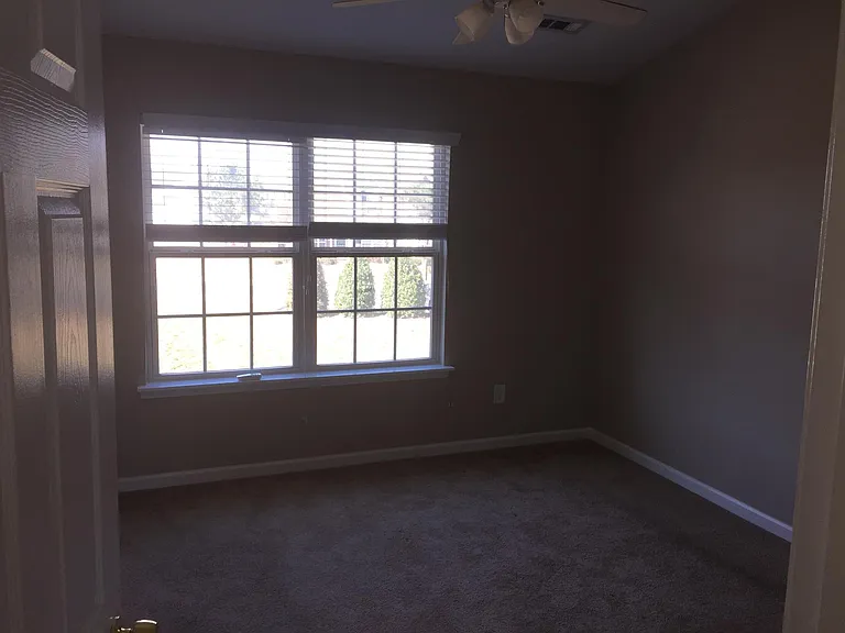 10143 Ballyclare Ct — Photo 6
