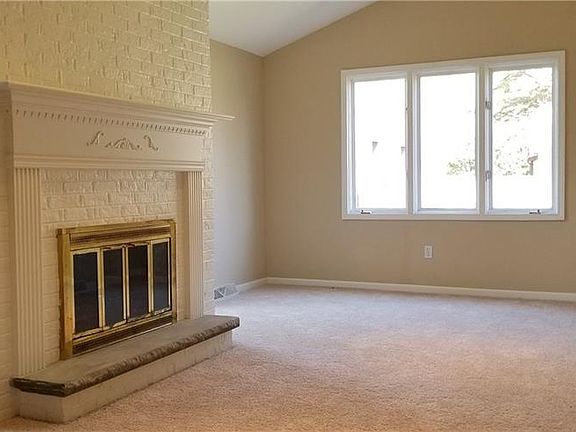 4th image of 76 Woodshire N