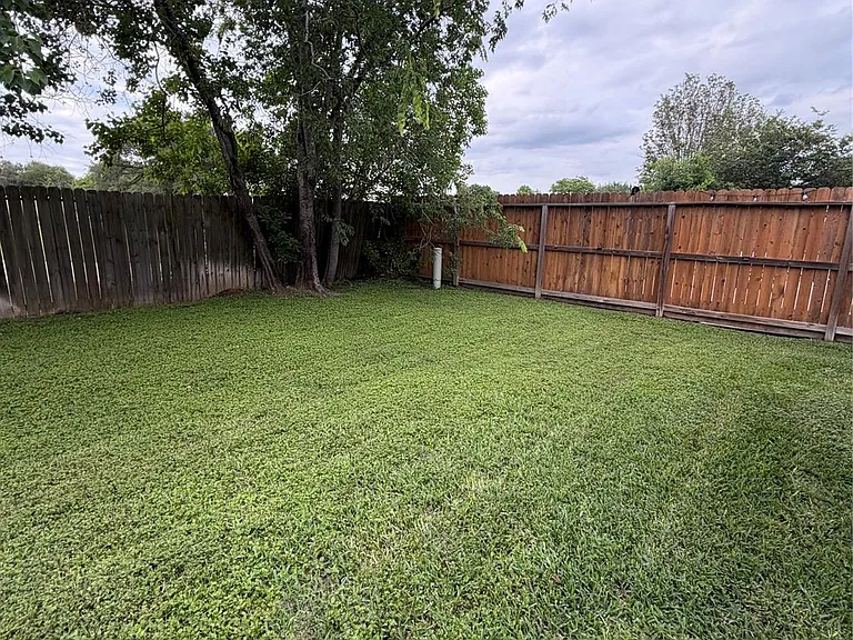2922 Sandleigh Dr — Photo 11