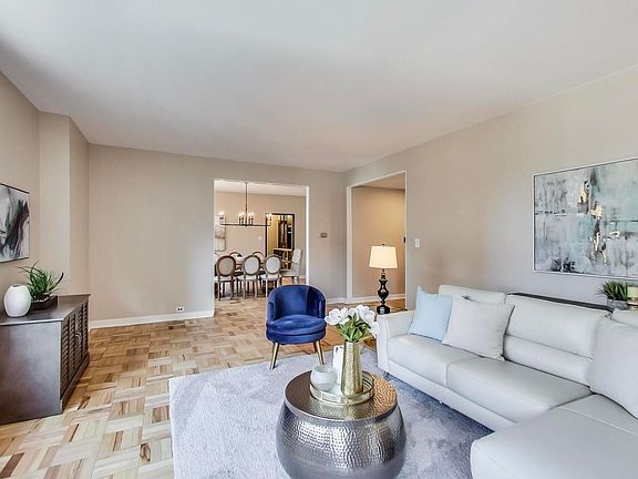 5th image of 1335 N Astor St #7B