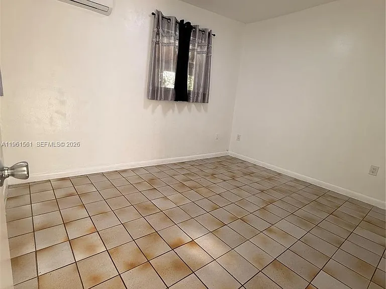 1037 SW 20th Ave #2 — Photo 7