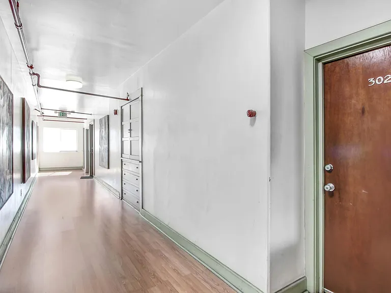 2524 James M Wood Blvd #302 — Photo 7
