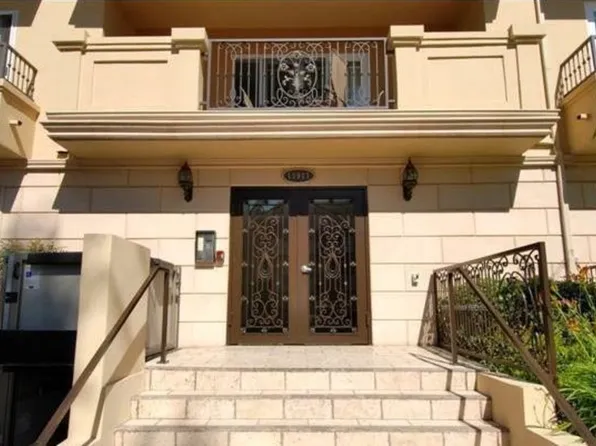 11911 Mayfield Ave APT 203, Los Angeles, CA 90049