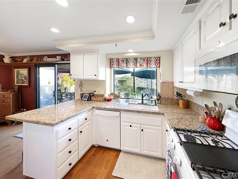 2931 Hierro — Photo 10