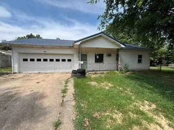 810 W 7th St, Rector, AR 72461