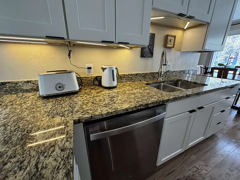 864 Spruce Ct #A — Photo 13