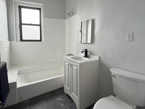 4th image of 160 Ellis Ave APT 4