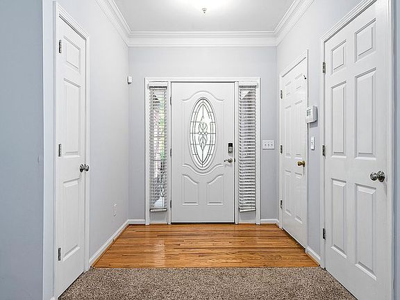 4th image of 3998 Tamarack Dr NW