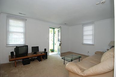 5th image of 3410 Essex Cir