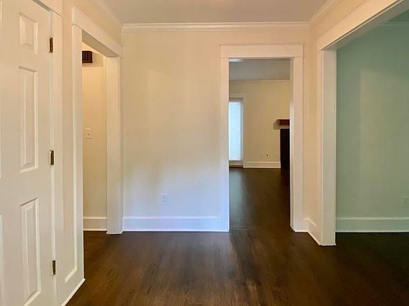 4th image of 3856 Somerset Dr