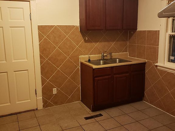 3rd image of 280 Stockbridge Ave