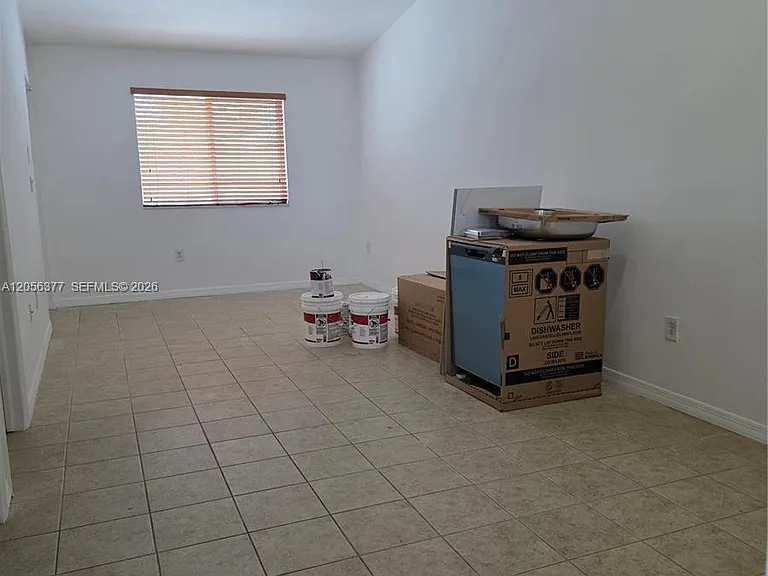 3415 NE 9th Dr #202 — Photo 3