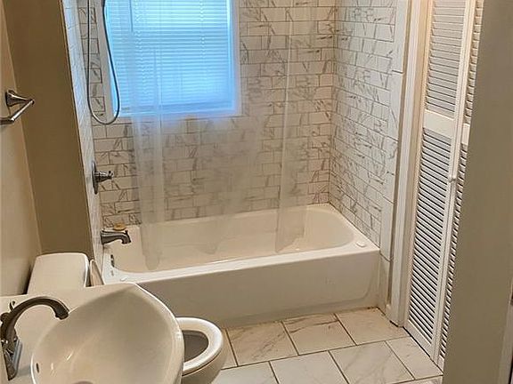 3rd image of 3255 Taylor Cir