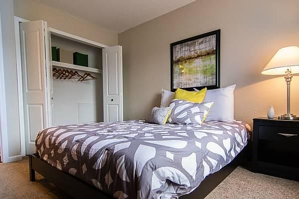 1st image of 43329 Carlyle Pl APT 735