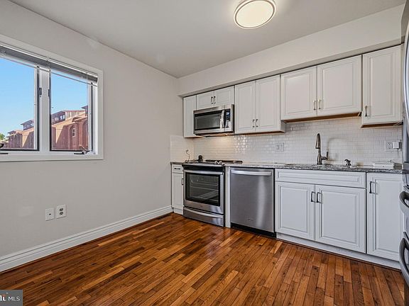 5th image of 27 Servan Ct