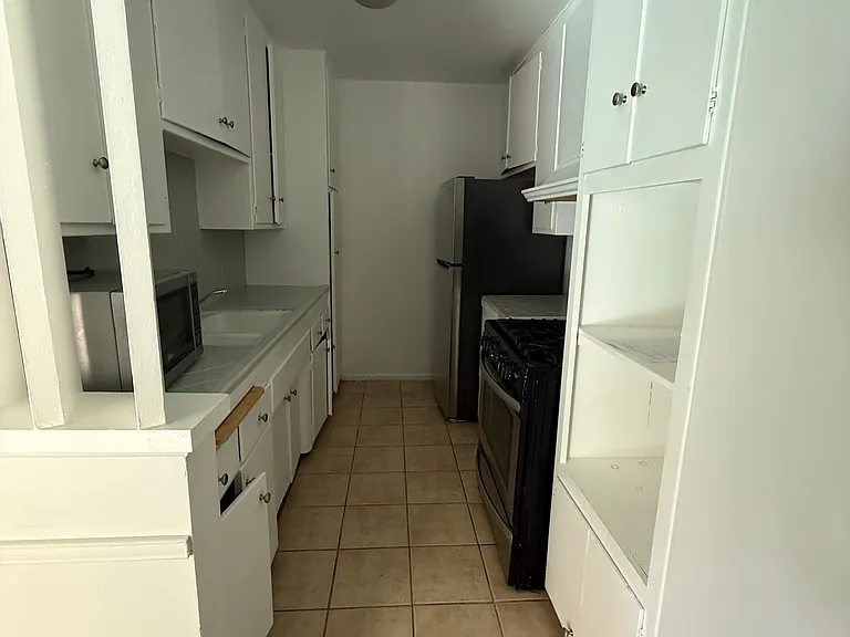 7231 Franklin Ave #2 — Photo 17