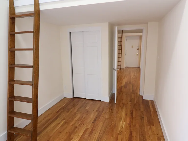 159 W 75th St #2R — Photo 7
