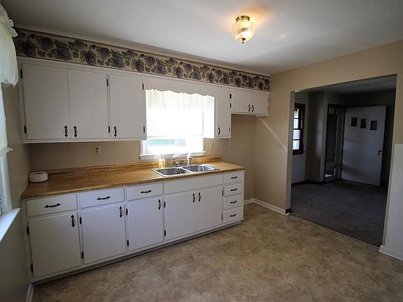 4th image of 1121 Harrison Ave