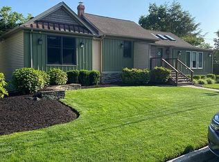 25 Caroline Ave, Smithtown, NY 11787
