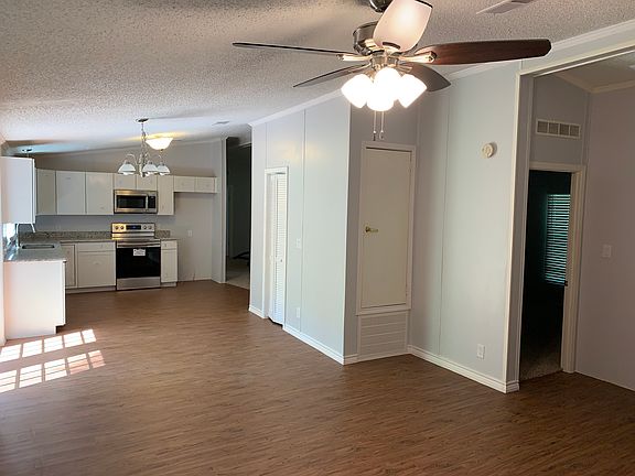 4th image of 21929 Stillwater Blvd
