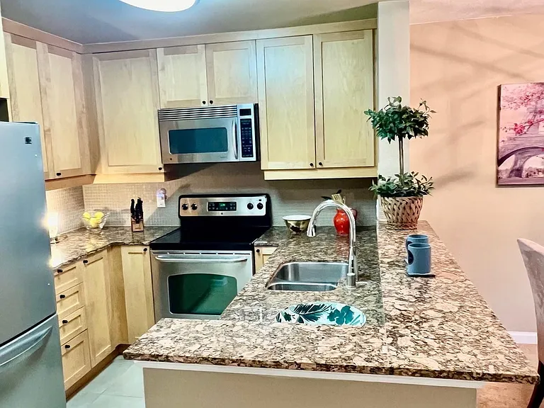 8889 Caminito Plaza Centro #7229 — Photo 43
