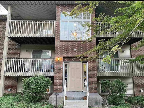 2nd image of 36 W Side Dr