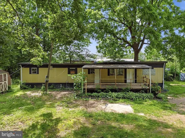 110 Old Trail Way, Harpers Ferry, WV 25425