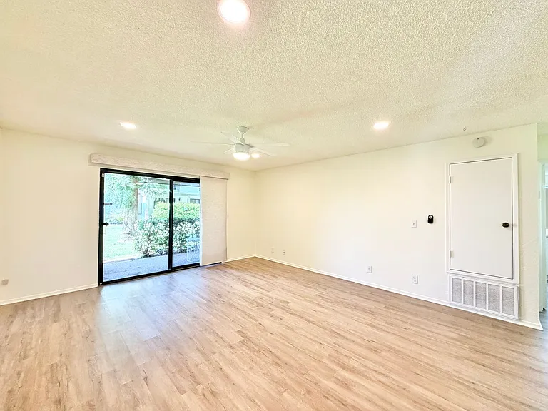 1050 E Ramon Rd #119 — Photo 5