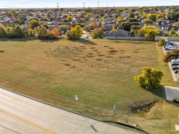 2315 W Warrior Trl, Grand Prairie, TX 75052