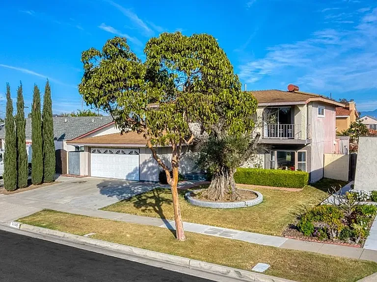 3705 Ramona Dr — Photo 3