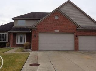 45876 Knollwood Ct, Macomb, MI 48044