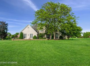 26126 S Royal Crest Ct, Crete, IL 60417