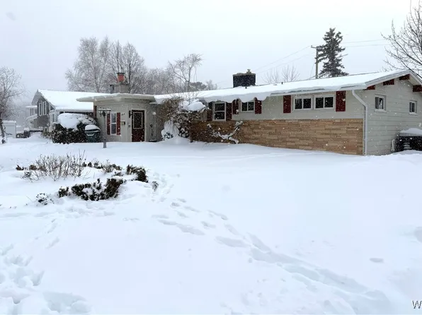 54 Albert St, Depew, NY 14043