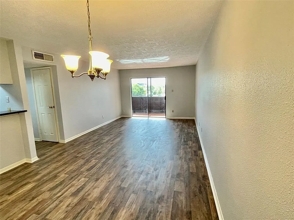 2 bed, 1.0 bath, 765 sqft, $1,295 — Photo 4