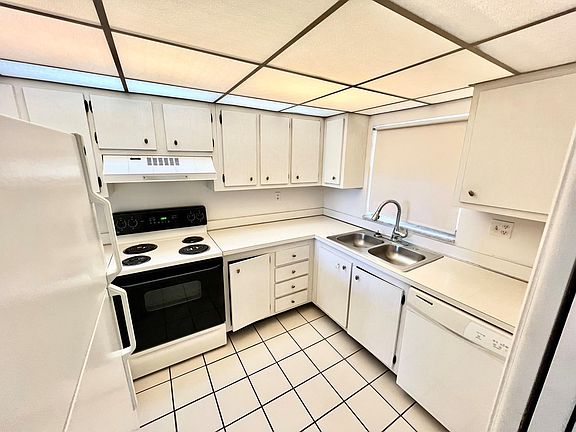 2nd image of 9420 Tangerine Place #305