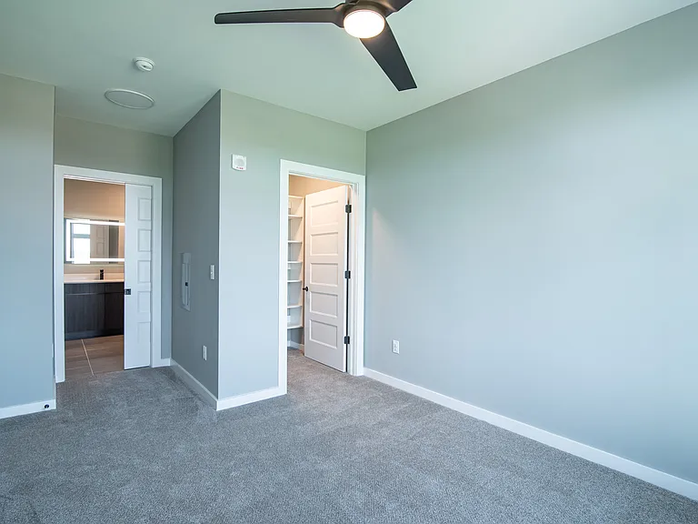Stadium Lofts — Photo 23