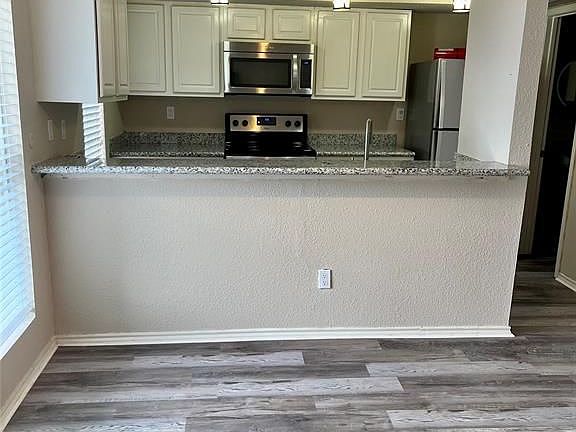 3rd image of 781 Country Place Dr APT 2059