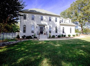 5701 Cherry Hollow Ln, Matthews, NC 28104